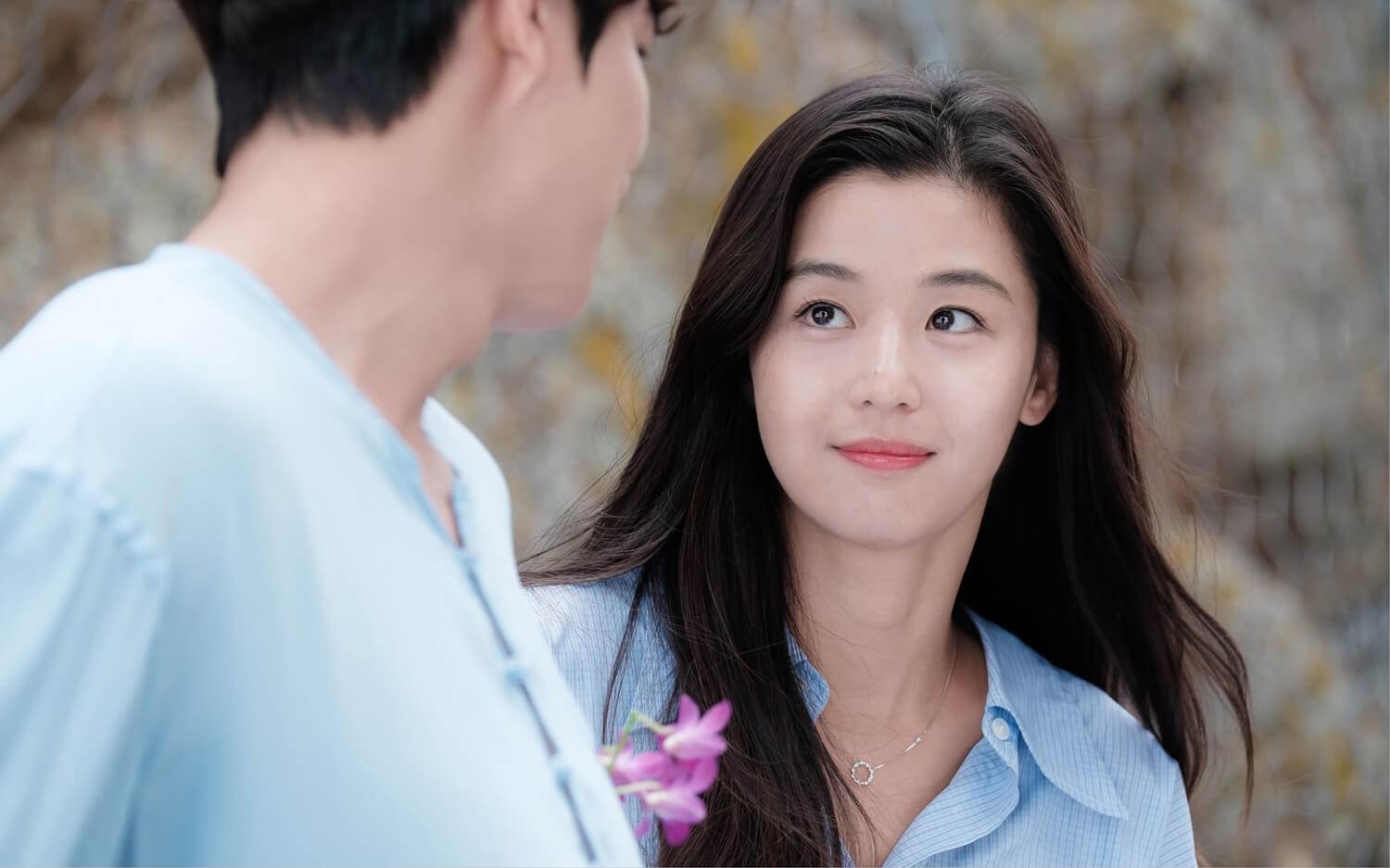 Học rộng tài cao, 35 tuổi chưa chồng tôi bị ép lấy anh hàng xóm bán thịt lợn - 1