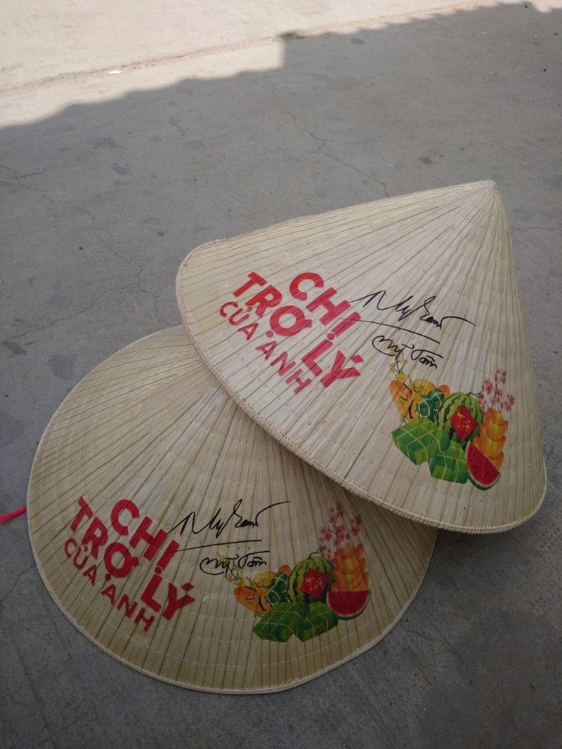 Sáng diện áo thun giá rẻ đi từ thiện, tối Mỹ Tâm khoác thêm vest là đi event ngon lành! - 6