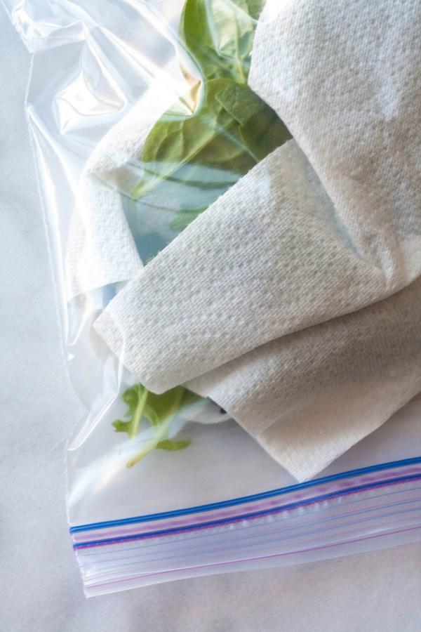 Thấy dâu mới cắm tăm vào cuống xà lách, mẹ chồng định lao ra mắng thì bất ngờ… - 3
