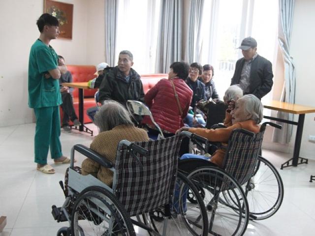 Nghịch lý ngày giáp Tết: Người trẻ muốn về nhà, các cụ già vào viện dưỡng lão tăng đột biến