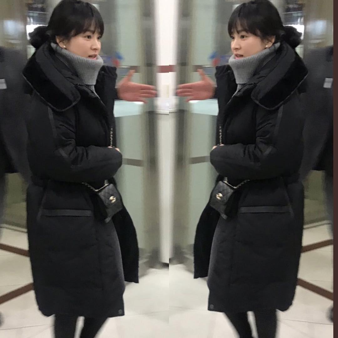 Để Song Joong Ki ở nhà một mình, Song Hye Kyo mặt mộc đi gặp người tình kém 12 tuổi - 5
