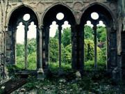 Đẹp ma mị: tòa lâu đài hoang phế như chìm trong cổ tích của xứ Wales