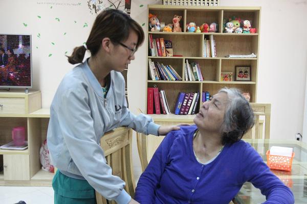 Nghịch lý ngày giáp Tết: Người trẻ muốn về nhà, các cụ già vào viện dưỡng lão tăng đột biến - 2