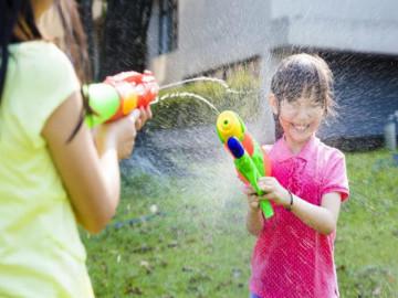 5 loại đồ chơi ngày Tết đang bán tràn lan nhưng cực nguy hiểm, mẹ đừng mua cho con