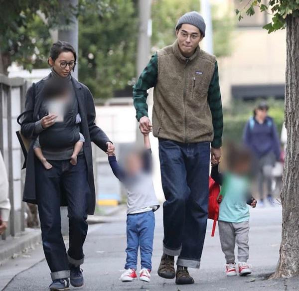 Sau chàng tuyển thủ Nhật Bản, dân mạng lại phát cuồng người đàn ông 3 con đến từ nước này - 9