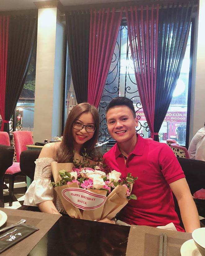Hậu Asian Cup 2019, Quang Hải được bạn gái hộ tống đi uốn tóc đón Tết - 5