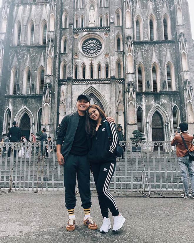 Hậu Asian Cup 2019, Quang Hải được bạn gái hộ tống đi uốn tóc đón Tết - 6