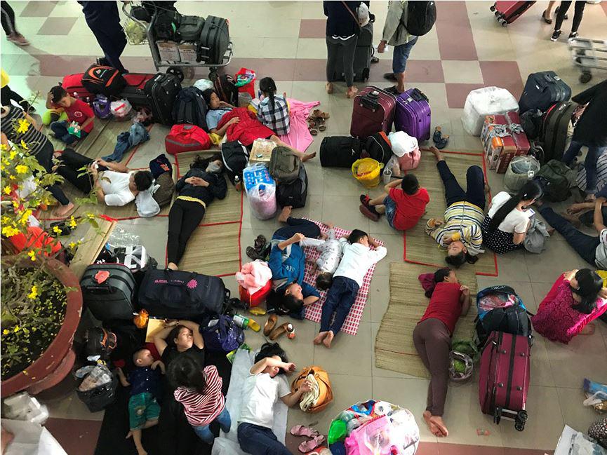 Tàu Bắc Nam trật bánh, hàng trăm hành khách amp;#39;đứng timamp;#39;, nhiều chuyến tàu Tết xuất phát muộn - 3