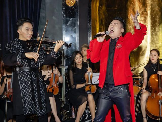 Hoàng Rob thăng hoa cùng divo Tùng Dương trong concert đặc biệt chào năm mới