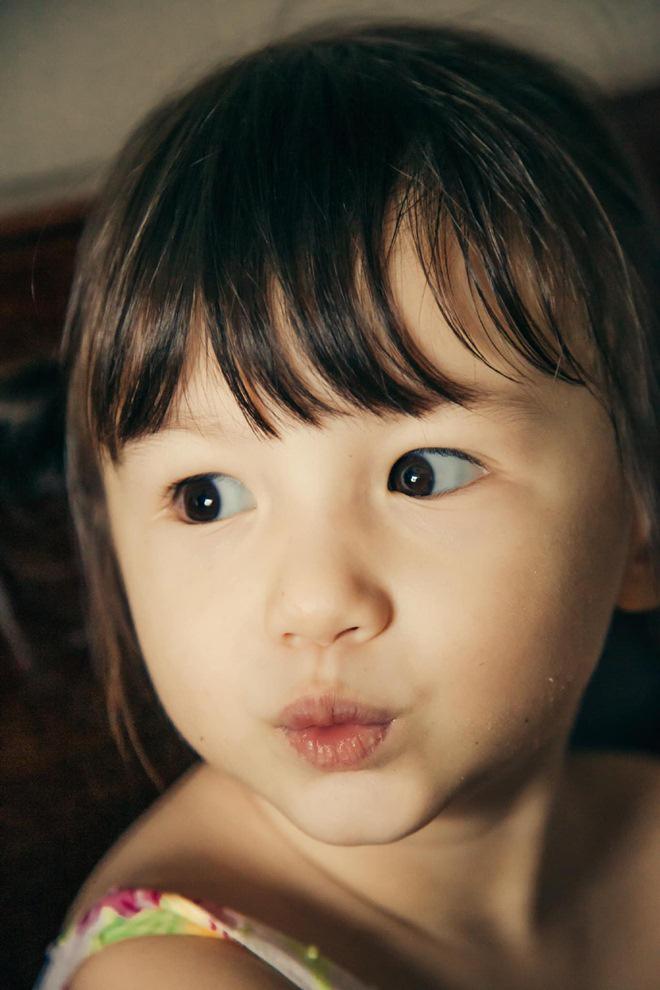 Mới ngày nào bé xíu, giờ amp;#34;công chúaamp;#34; của Phương Vy và chồng Tây đã lớn xinh thế này! - 7