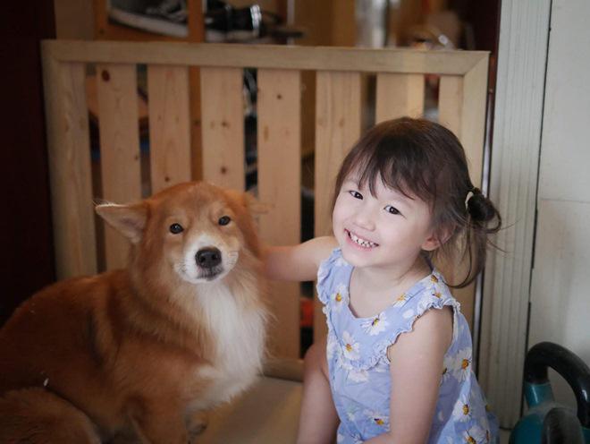 Mới ngày nào bé xíu, giờ amp;#34;công chúaamp;#34; của Phương Vy và chồng Tây đã lớn xinh thế này! - 1