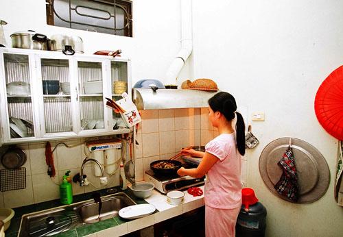 Cả nhà náo loạn chỉ vì osin về quê ăn Tết - 1