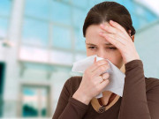 Sức khỏe - Viêm họng khi giao mùa: biến chứng đừng xem thường