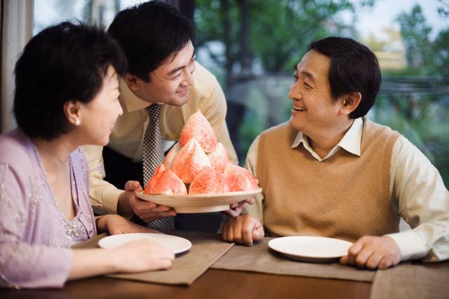 Gia đình mất Tết vì con trai xin phép cưới... mợ - Ảnh 1. Gia đình mất Tết vì con trai xin phép cưới... mợ - Ảnh 1.