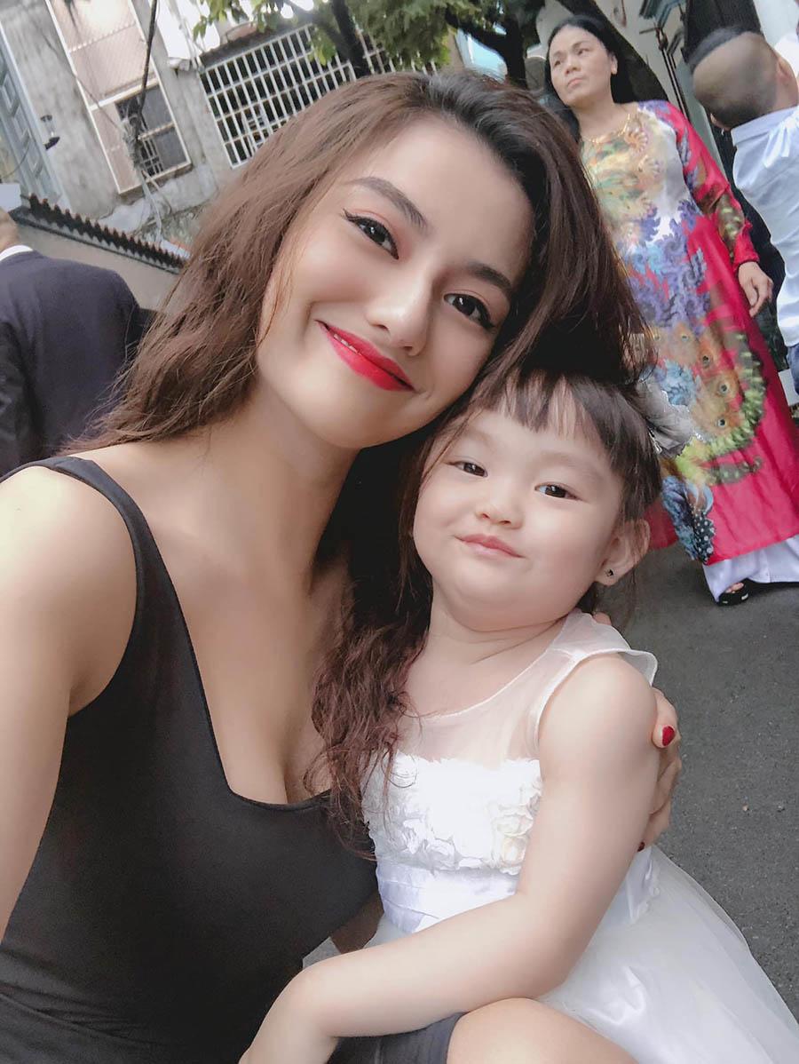 Khoe được tặng nhẫn kim cương đắt giá, Hồng Quế đã quay lại với bố của con gái? - 5
