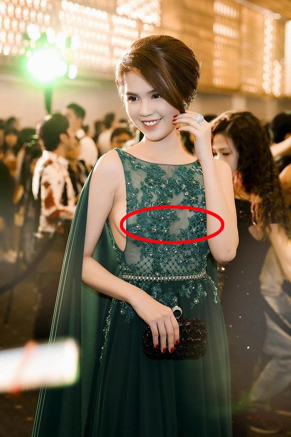 Mang danh là nữ hoàng nội y, nhưng Ngọc Trinh nhiều lần lộ áo lót, quần độn mông phản cảm - 1