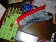 Tin tức - Đưa hết tiền thưởng Tết cho vợ, con trai nói một câu khiến người bố sững sờ