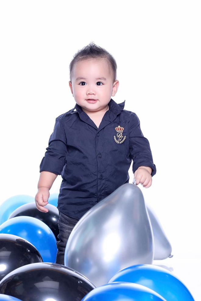Giấu con bao lâu, Trang Nhung và chồng đại gia mới lần đầu khoe ảnh cận mặt quý tử - 5