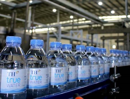 TH true WATER: Nguồn nước quý triệu năm từ lòng núi lửa - 2
