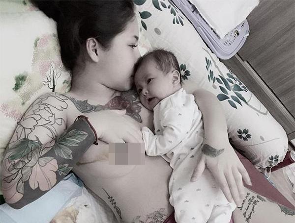 Mẹ Sài Gòn mang bầu phải uống 10 quả dừa/ngày, sau sinh lại amp;#34;rùng mìnhamp;#34; chịu cảnh rạch ngực - 1