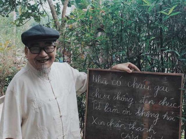 Ông bố và tấm biển trước cửa nhà ngày Tết khiến ai vào cũng phải chú ý