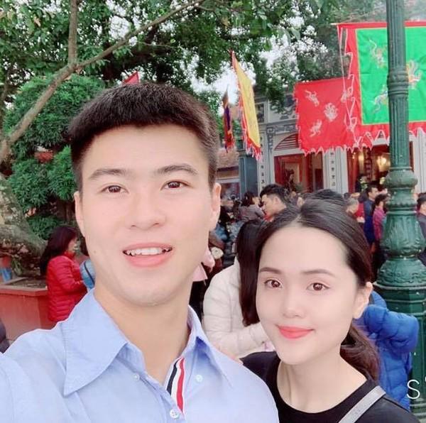 Đăng ảnh đi chùa cùng trang phục lịch sự, bạn gái Duy Mạnh vô cớ bị xúc phạm nhan sắc - 1