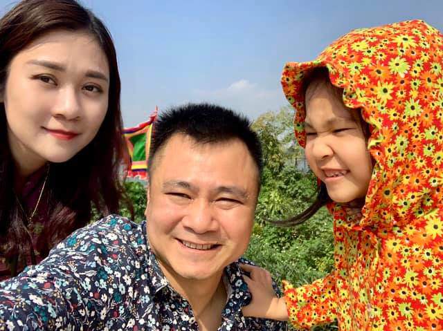 Lên chầu oai nghiêm, không ngờ ngoài đời, Táo Giao thông Tự Long rất khéo nấu ăn chiều vợ hai - 2