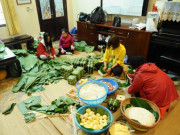 Clip Eva - Choáng với màn gói bánh chưng "vuông thành sắc cạnh", lại chẳng cần khuôn