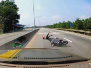 Clip Eva - Cô gái ngã lăn xuống đường và cú phanh gấp "thần sầu" của tài xế ô tô