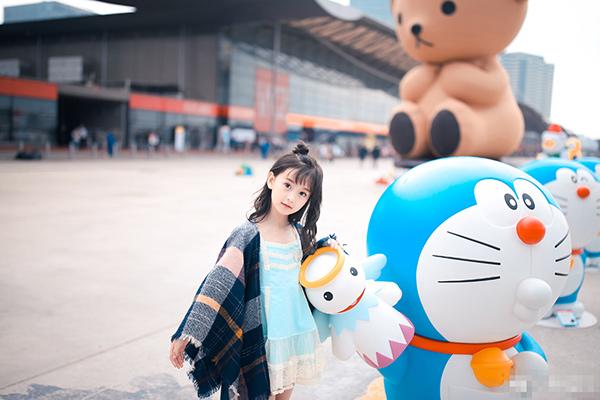 Tiểu mỹ nhân 9 tuổi khiến con trai đại gia BĐS giàu nhất Châu Á cũng phải chú ý - 6