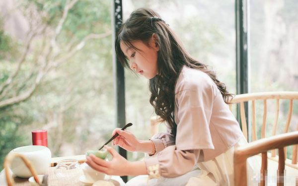 Tiểu mỹ nhân 9 tuổi khiến con trai đại gia BĐS giàu nhất Châu Á cũng phải chú ý - 2