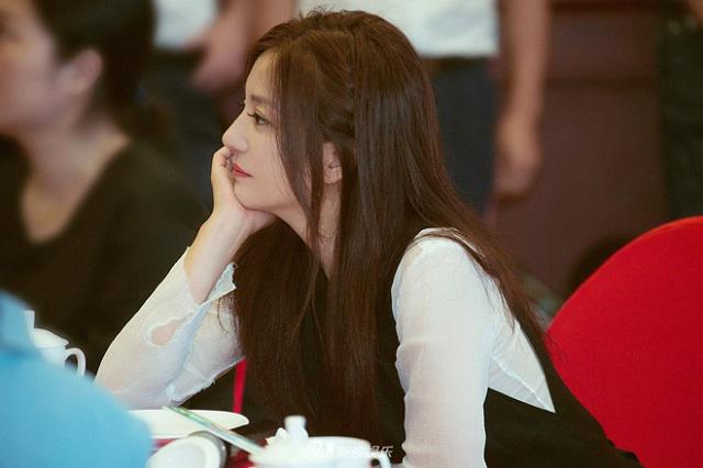 Hình ảnh mặt tròn má phính thời thiếu nữ của Triệu Vy ăn đứt mỹ nhân cằm Vline bây giờ - 13