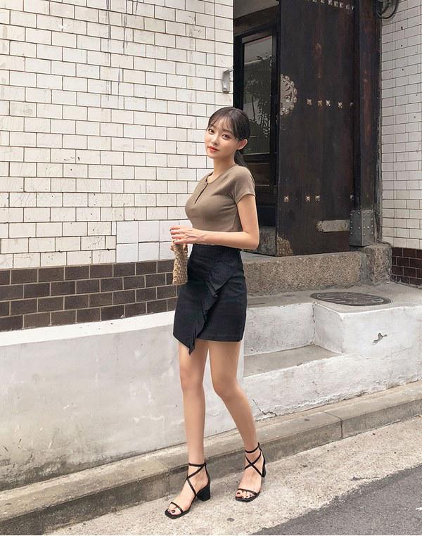 Được dự đoán gây bão năm nay, 4 items này sẽ giúp các gái quê amp;#34;hoáamp;#34; quý cô sành điệu - 4