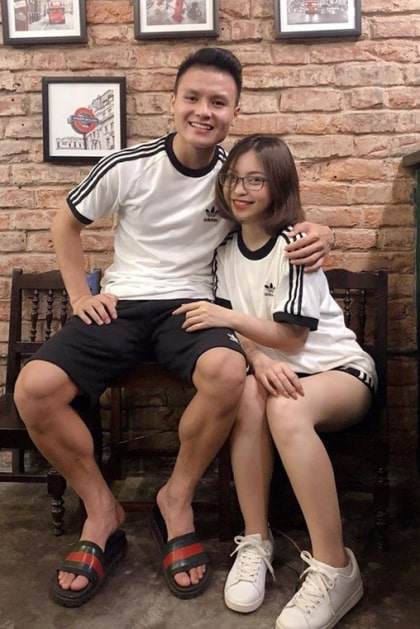 Muốn đánh dấu amp;#34;chủ quyềnamp;#34; dịp Valentine, học ngay phong cách diện đồ đôi của 3 cặp đôi vàng showbiz - 13