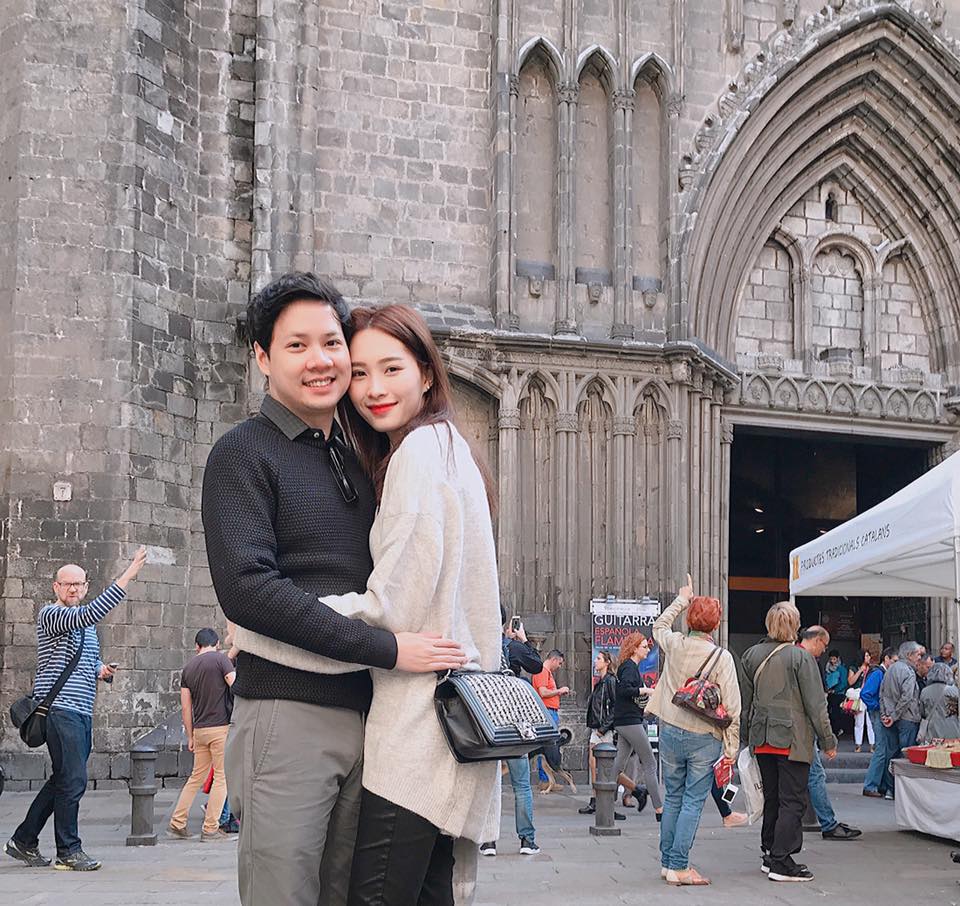 Muốn đánh dấu amp;#34;chủ quyềnamp;#34; dịp Valentine, học ngay phong cách diện đồ đôi của 3 cặp đôi vàng showbiz - 8