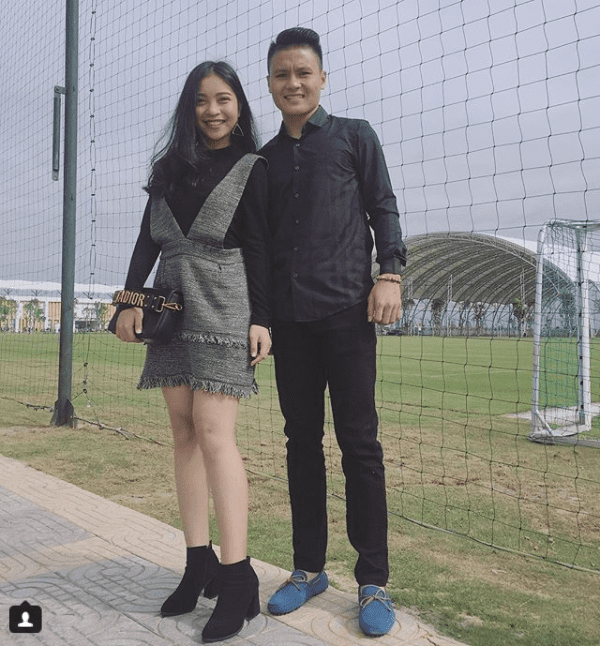 Muốn đánh dấu amp;#34;chủ quyềnamp;#34; dịp Valentine, học ngay phong cách diện đồ đôi của 3 cặp đôi vàng showbiz - 14