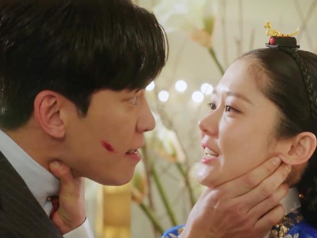 Người đẹp không tuổi Jang Nara bị cưỡng hôn, khán giả tố cáo phim đang tấn công tình dục