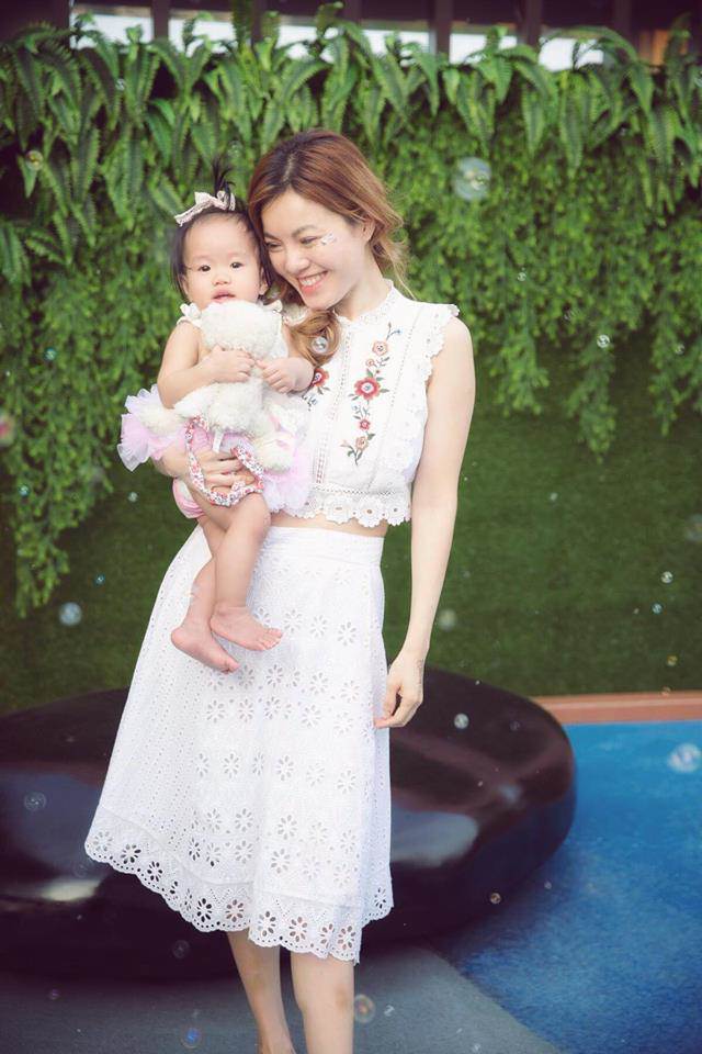 Mỹ nữ cho con bú gây sốt MXH, tìm được facebook thì tất cả ngỡ ngàng - 15