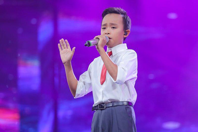 Không chỉ đăng quang Vietnam Idol Kids, năm 2016, Hồ Văn Cường còn liên tục gặt hái nhiều thành công. Cậu bé xuất sắc có tên trong danh sách đề cử của nhiều giải thưởng lớn như VTV Awards, Mai Vàng...
