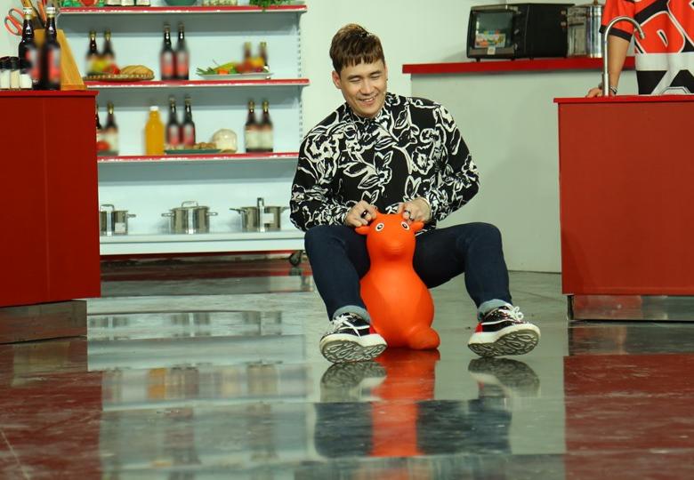 Gần 40 tuổi chưa vợ, Khánh Phương amp;#34;Chiếc khăn gió ấmamp;#34; - tình cũ Quỳnh Nga giờ thế nào? - 5