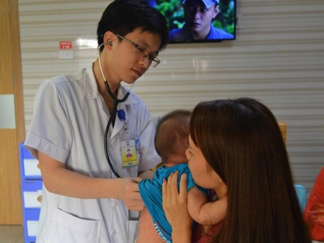 Nhiều trẻ chưa đến tuổi tiêm chủng đã mắc sởi, chuyên gia chỉ cách phòng bệnh từ trong bụng mẹ