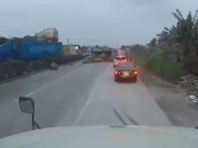 Clip Eva - "Quái xế" Exciter gây tai nạn thảm khốc rồi bỏ trốn khỏi hiện trường