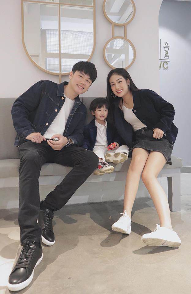 Hội bố mẹ bỉm sữa toàn hotboy hotgirl hội ngộ, dân mạng lập tức soi kĩ điểm đặc biệt - 4