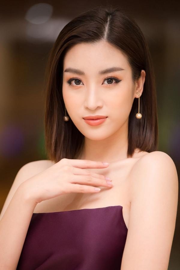 Đỗ Mỹ Linh biến hình từ thùy mị sang bốc lửa chỉ bằng 1 đôi hoa tai, 1 kiểu tóc - 5