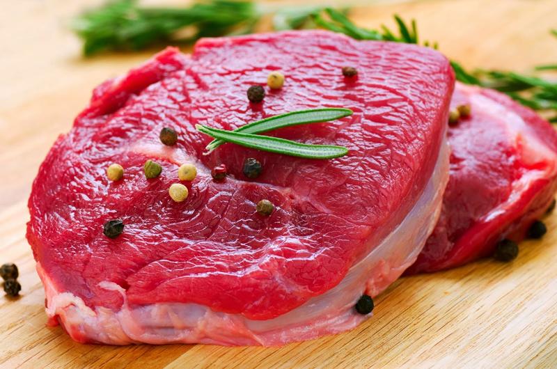 Tốt nhất nên nấu riêng từng loại thịt, vừa đảm bảo mùi vị món ăn, vừa không làm mất chất 2 loại thịt.
