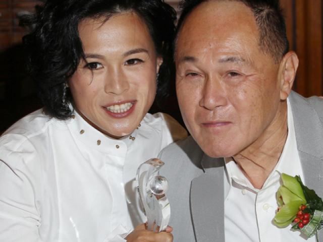 Tỷ phú treo giải 3.000 tỷ kén rể cho con gái, nào ngờ nhận về toàn ảnh khỏa thân