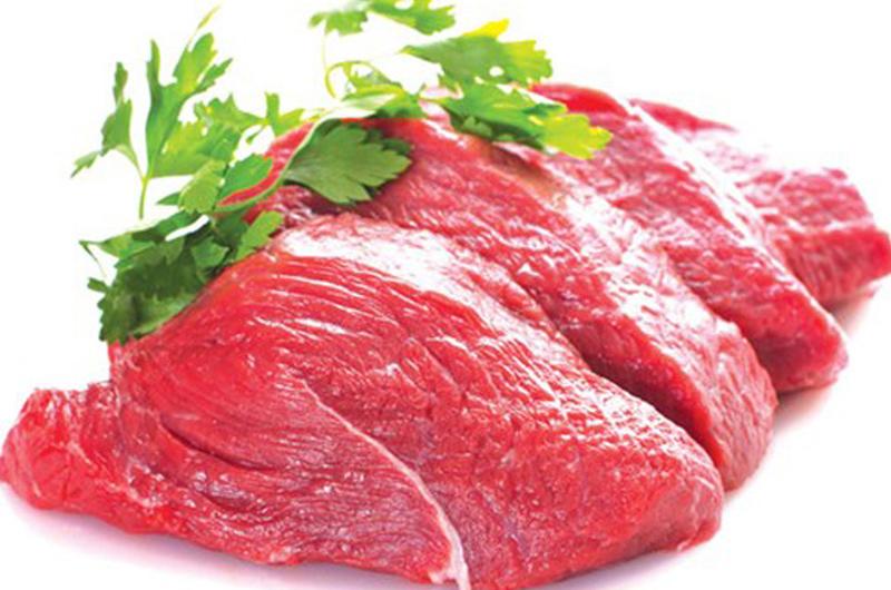 Cùng là thịt nhưng hàm lượng dinh dưỡng trong thịt lợn và thịt bò hoàn toàn khác nhau. Nếu nấu chung sẽ làm giảm các chất dinh dưỡng có trong cả 2 loại thịt vì bản chất thịt lợn có tính hàn còn thịt bò là tính ôn.
