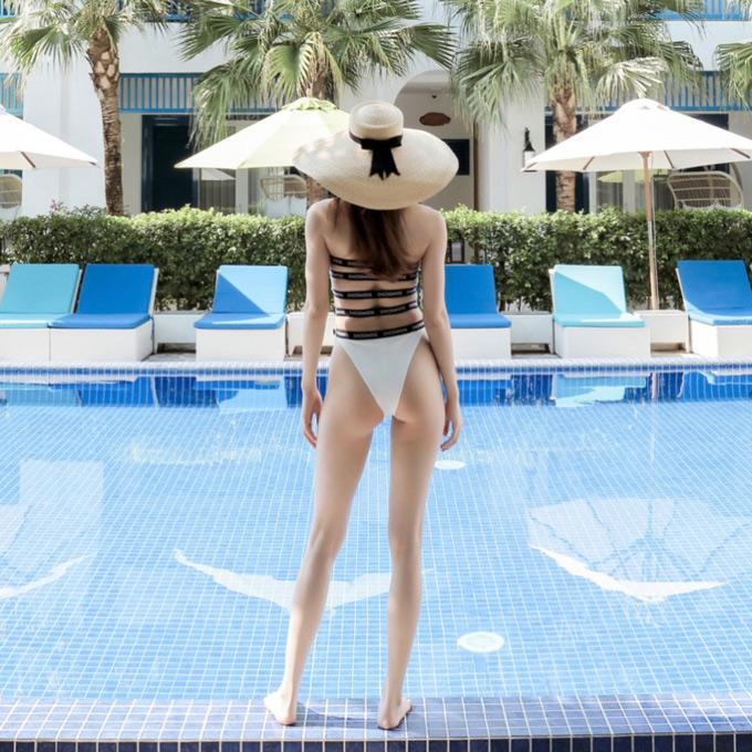 dien-bikini-cut-out-qua-nong-bong-do-my-linh-danh-bai-ho-ngoc-ha-khi-dung-hang-1-1550939278-687-width680height680.jpg (680×680)