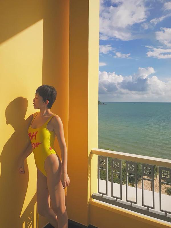 Lâu lâu amp;#34;cướp sóngamp;#34; một lần, Tóc Tiên khiến fan đứng ngồi không yên với bikini sexy amp;#34;nghẹt thởamp;#34; - 9
