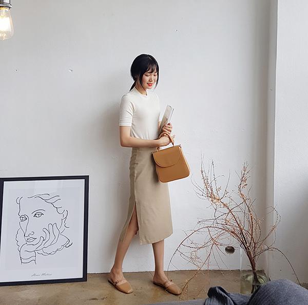 Sợ chân váy bút chì dìm dáng, chị em công sở nhất định amp;#34;kết thânamp;#34; kiểu chân váy này đi - 5